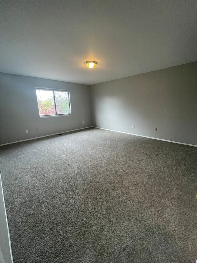 Building Photo - 46342 Bartlett Dr
