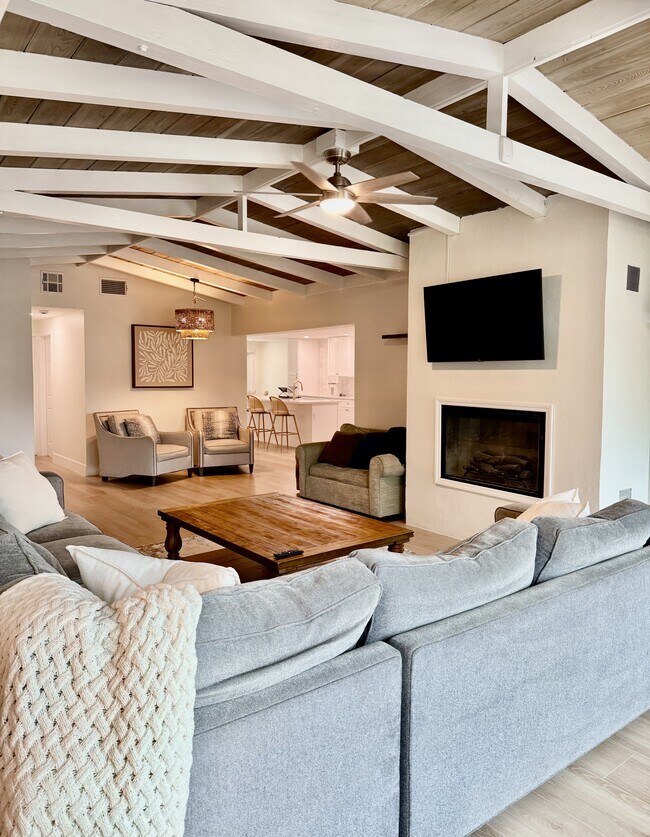 Building Photo - 156 N Boulevard of the Presidents