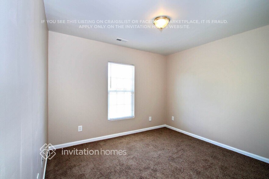 Building Photo - 1021 Statler Dr
