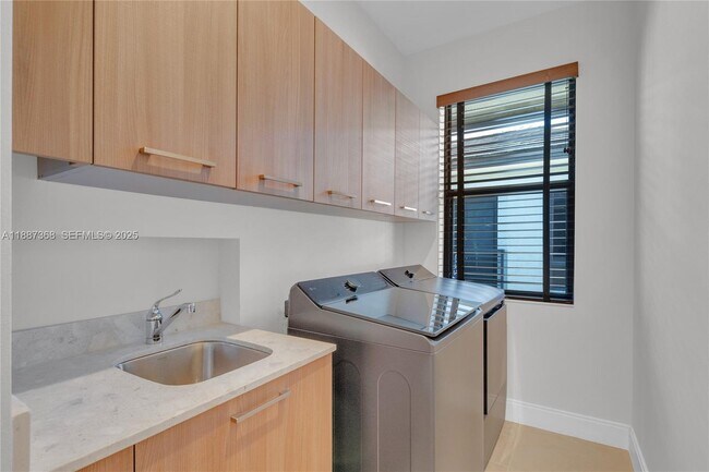 Building Photo - 8217 NW 46th St