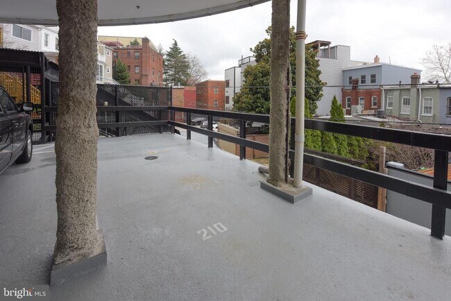 Building Photo - 1700 Kalorama Rd NW