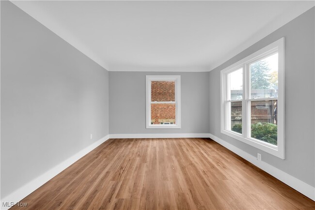 Building Photo - 5255 E 115th St