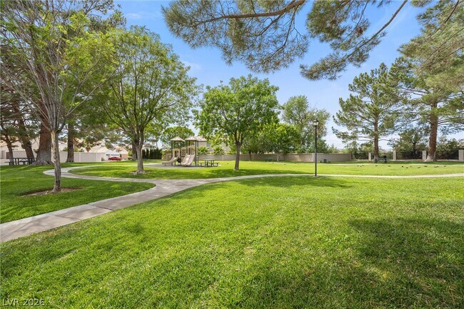 Building Photo - 360 Humboldt North Dr