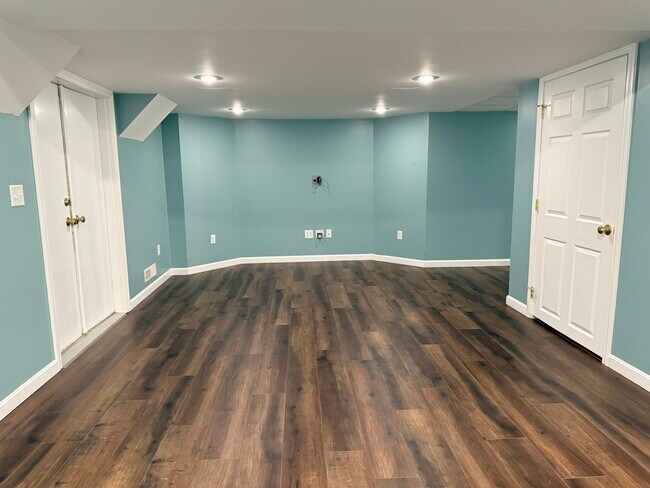 Building Photo - 149 Tinker Rd