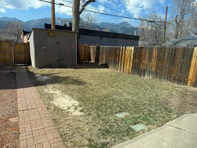 Building Photo - Gorgeous 2 Bedroom in Old Colorado City