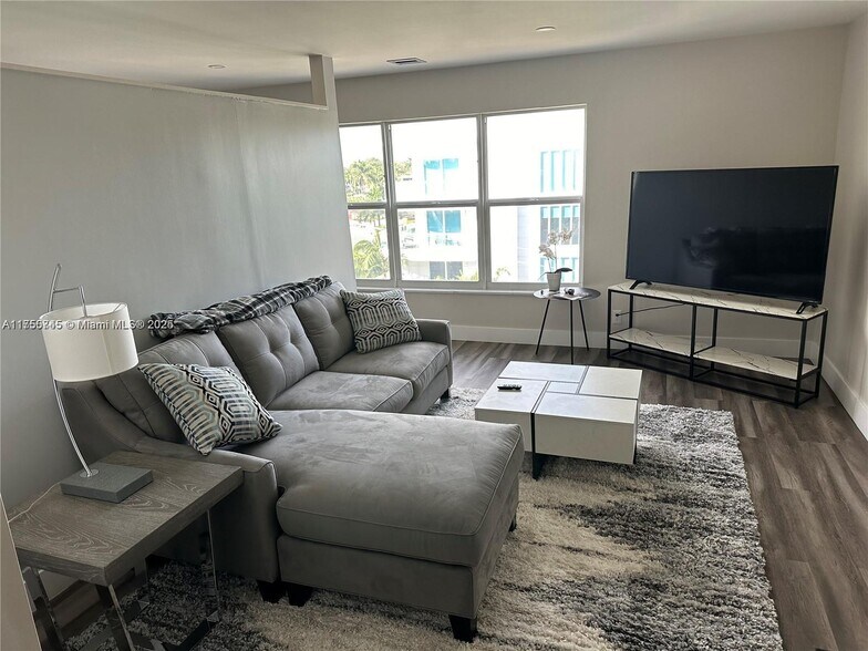 SO FLO Real Estate Group 1770 E Las Olas Blvd Unit 502 - 1770 E Las Olas Blvd