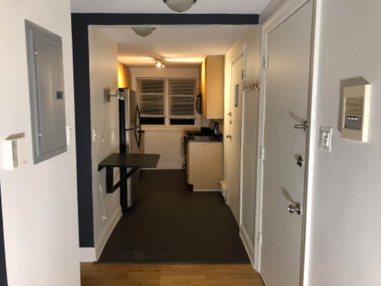 Building Photo - 2620 W Catalpa Ave