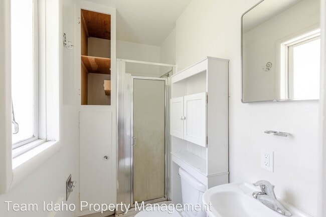 Building Photo - 5 br, 2 bath House - 1118 King Road