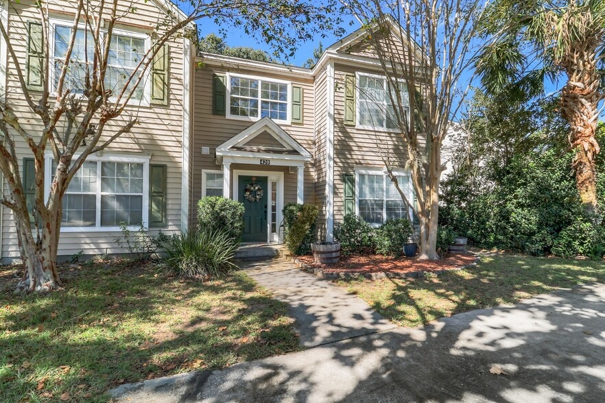 Primary Photo - 420 Gardners Cir