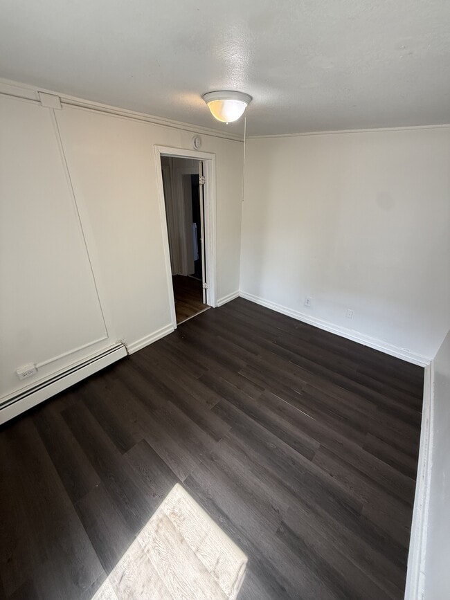 Building Photo - 353 Sherburne Ave