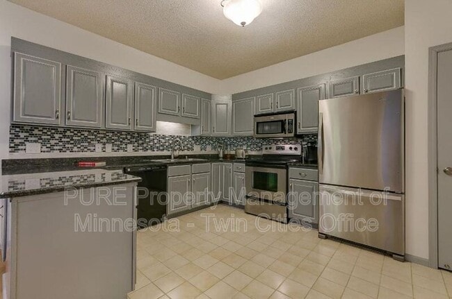 Building Photo - 4080 Meadowlark Curve