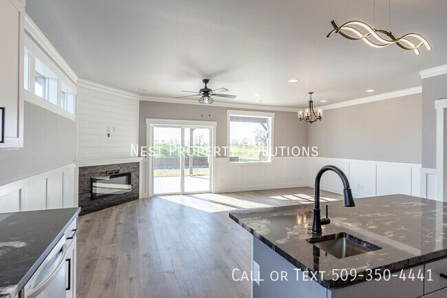 Building Photo - 1331 NE Nanto-A