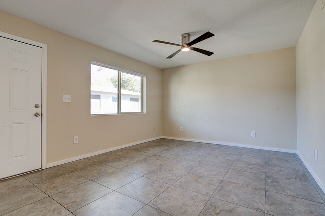 Building Photo - Updated 2 Bedroom, 2 bathroom located in a...