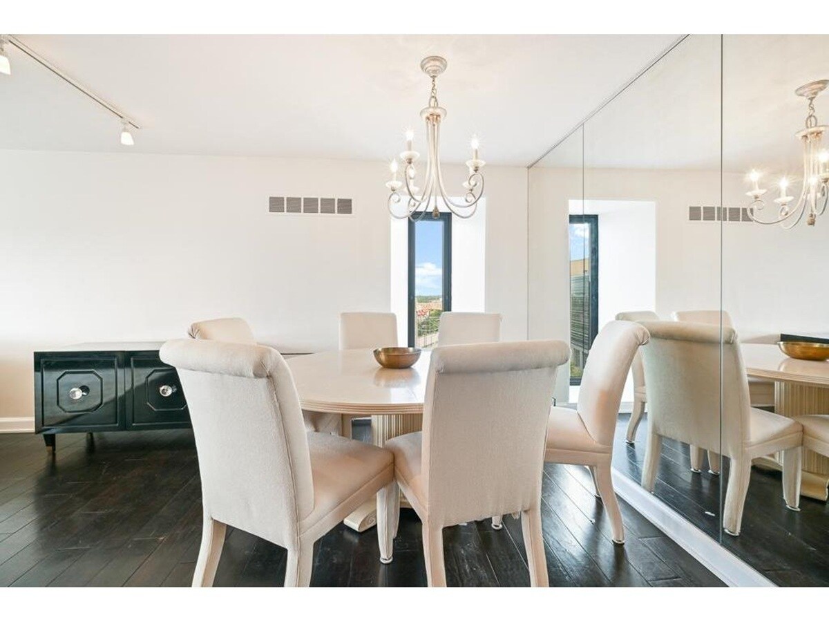 Building Photo - 15 S 1st St