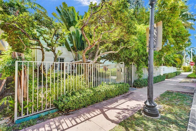 Building Photo - 815 Euclid Ave