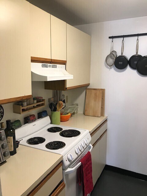 Building Photo - 526 Columbus Ave