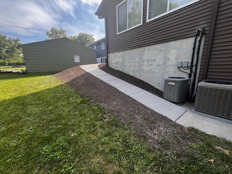 Building Photo - 1115 N Utah Ave