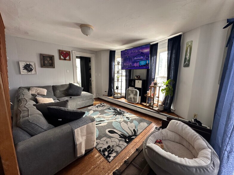 Building Photo - 9 Depot St