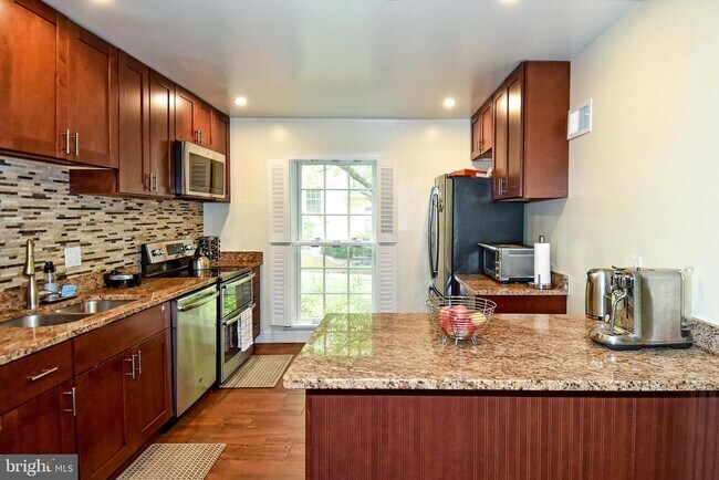 Building Photo - 5153 Westbard Ave