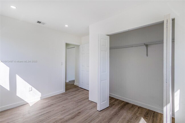 Building Photo - 6371 Scott St