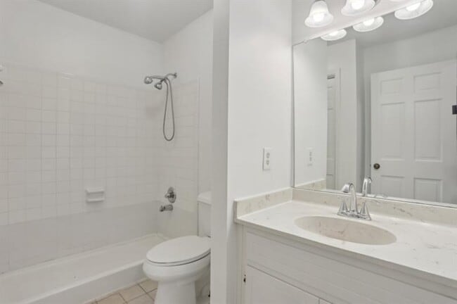 Building Photo - 49 Willow Glen NE