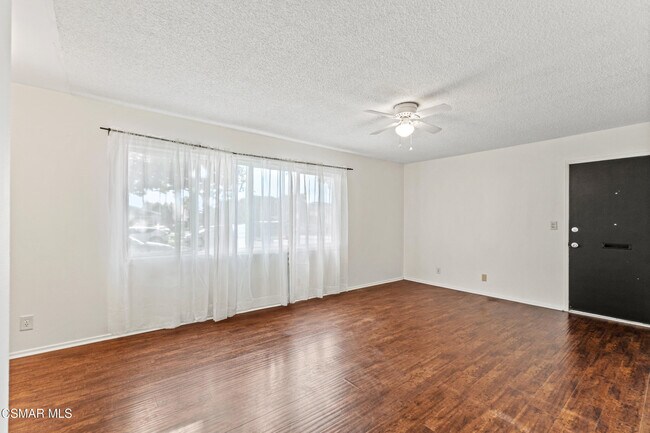 Building Photo - 3341 Porter Ln