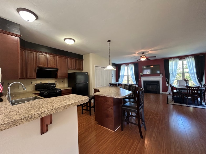 Building Photo - 48 Skyview Cir