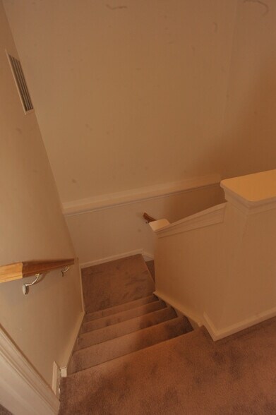 Building Photo - 6406 Lureta Ann Ln