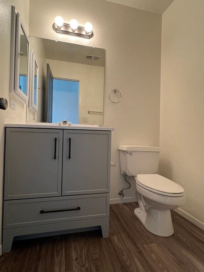 Building Photo - 1151 Dakota Dr