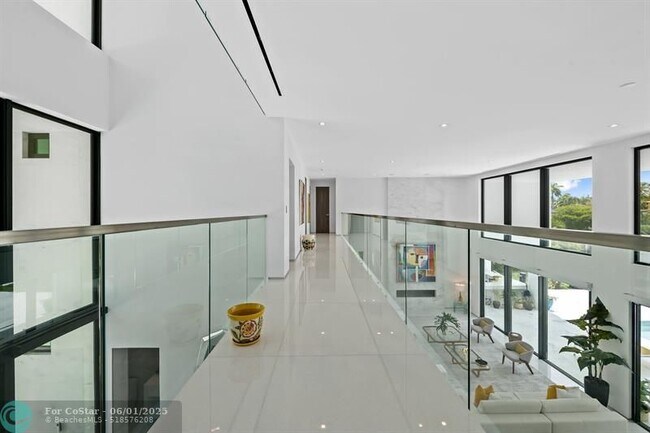 Building Photo - 401 Lido Dr