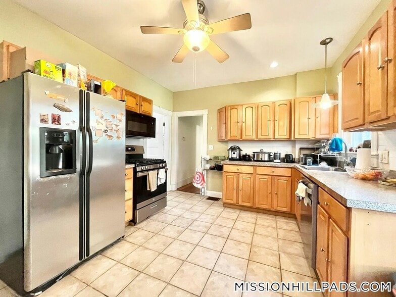 Building Photo - 83 Wensley St