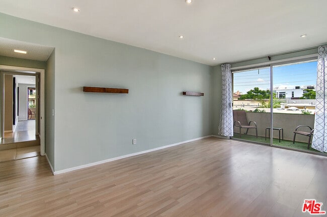 Building Photo - 11920 Dorothy St