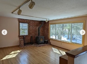 Building Photo - 536 W Pelham Rd