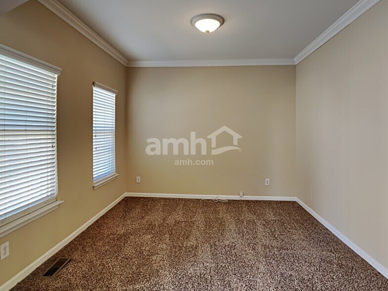 Building Photo - 586 Creek Valley Ct