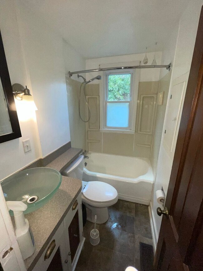 Building Photo - 436 Redbud Alley
