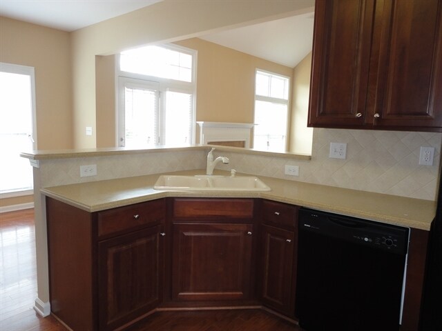 Building Photo - 323 Vinings Vintage Cir