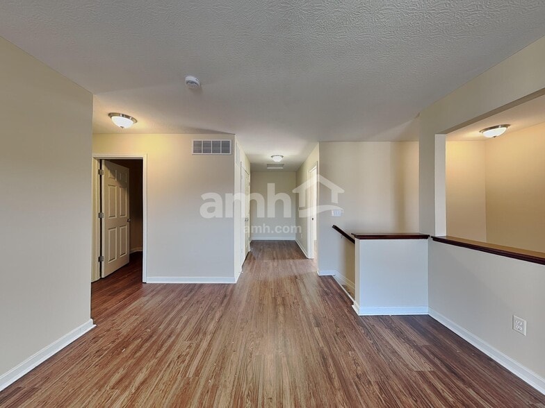 Building Photo - 924 Fresno St