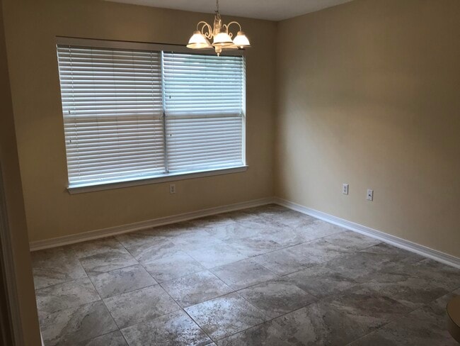 Building Photo - 517 Samana Way