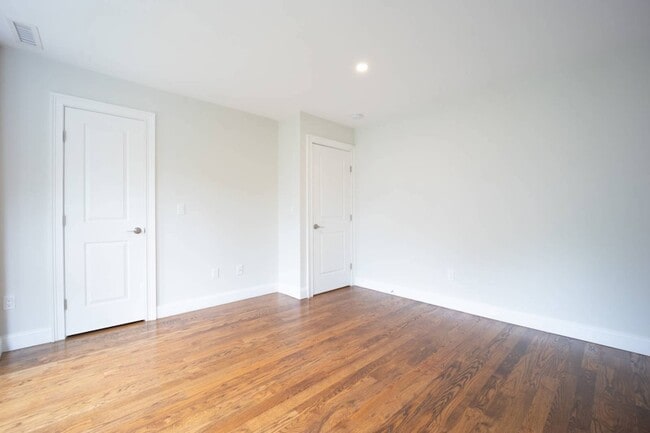 Building Photo - 1 Kewanee Rd