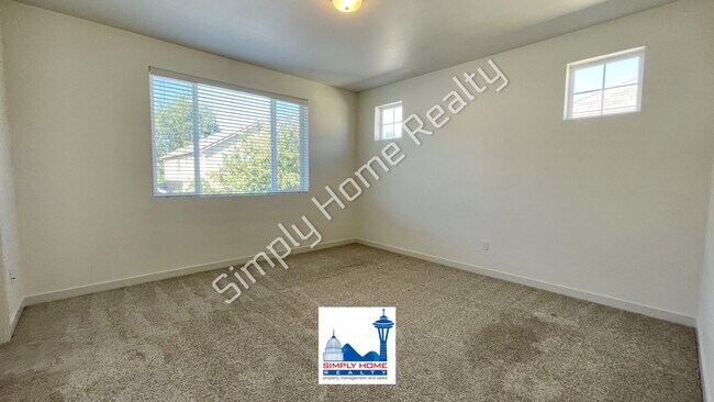 Building Photo - Welcome to Your 4-Bedroom Dream Home!??