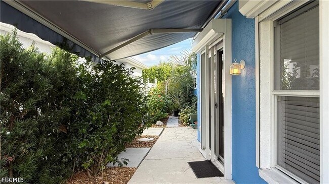 Building Photo - 10700 Aqua Surf Ct