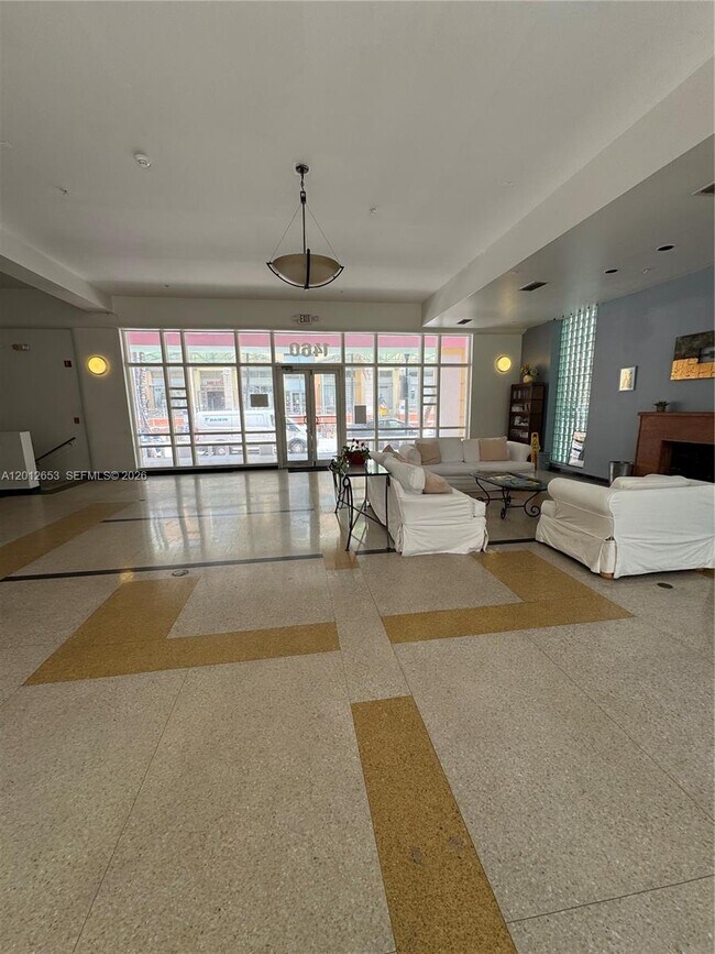 Building Photo - 1460 Ocean Dr
