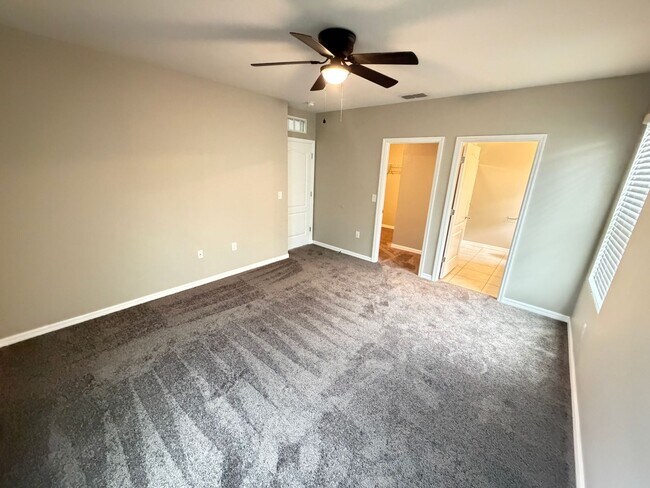 Building Photo - Fantastic 4 Bedroom, 2 Bathroom Home in New Smyrna Beach!!