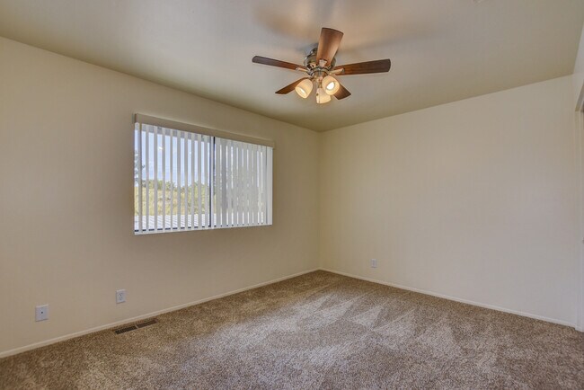 Building Photo - 510 1st St