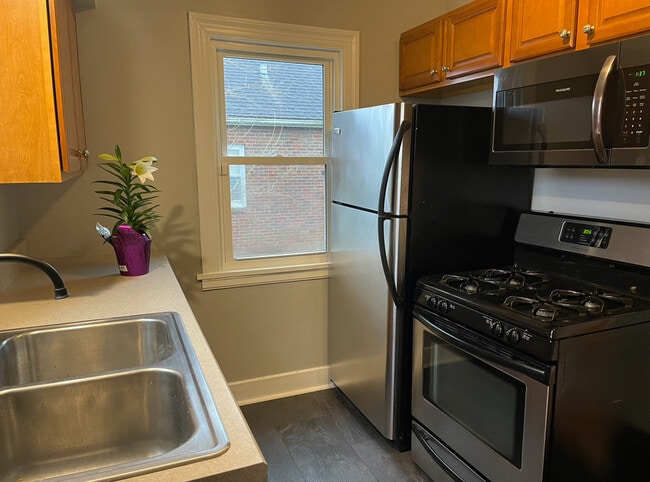 Building Photo - 3108 N Parish Ave