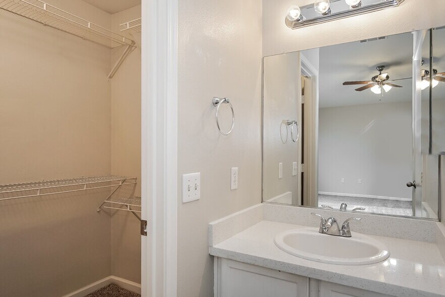 Building Photo - 5254 Jewel Canyon Dr