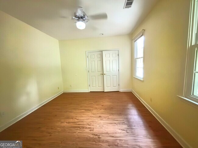 Building Photo - 4009 Treemont Ln