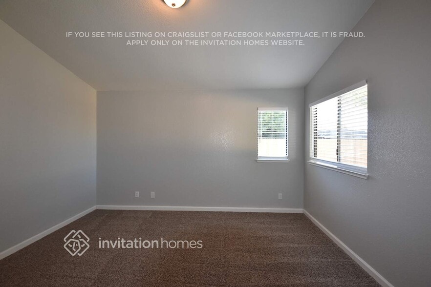Building Photo - 1247 Crescendo Dr