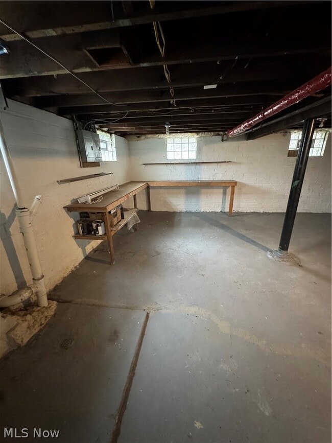 Building Photo - 3327 Bradford Rd