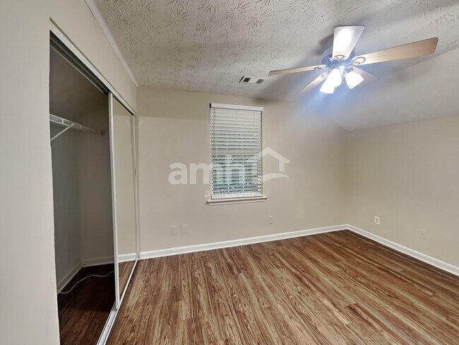 Building Photo - 293 Windcroft Ln NW